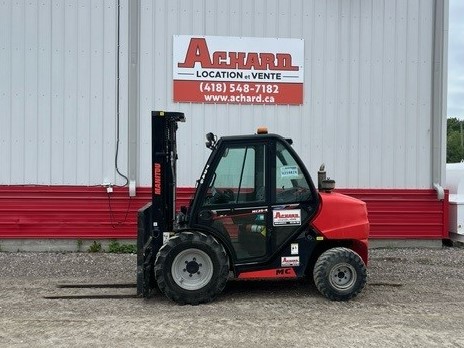 Manitou MC25-4 #CE7346 Profil achard side.jpg