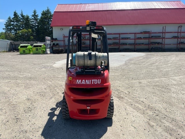 Manitou MI30G #0361 Profil arriere back side.jpg