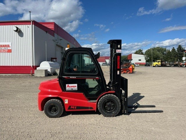 Manitou MI35D #CE8886 profile droite right side.jpg