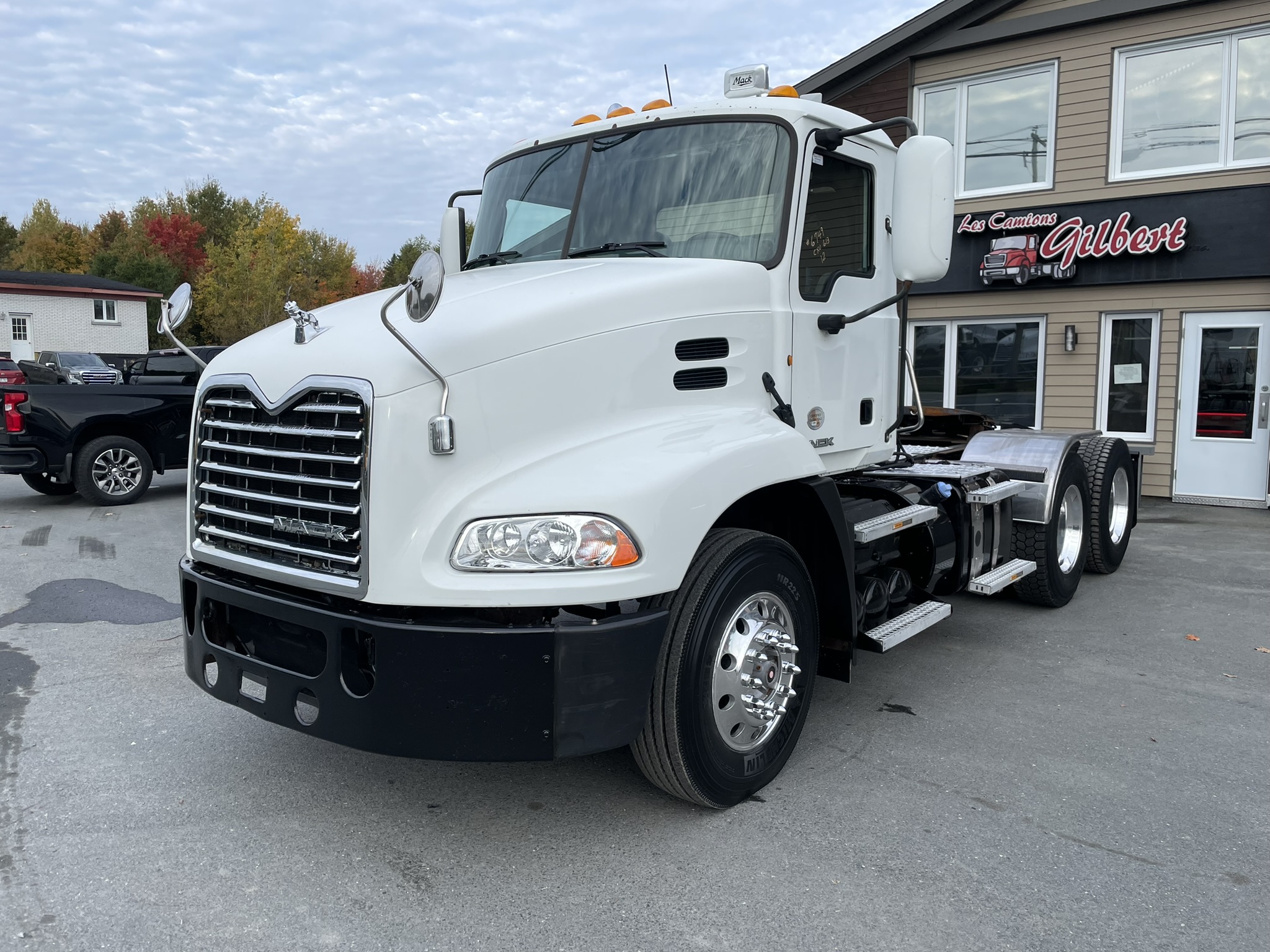 2012 - Mack CXU613 - Camion Tracteur 01.JPEG