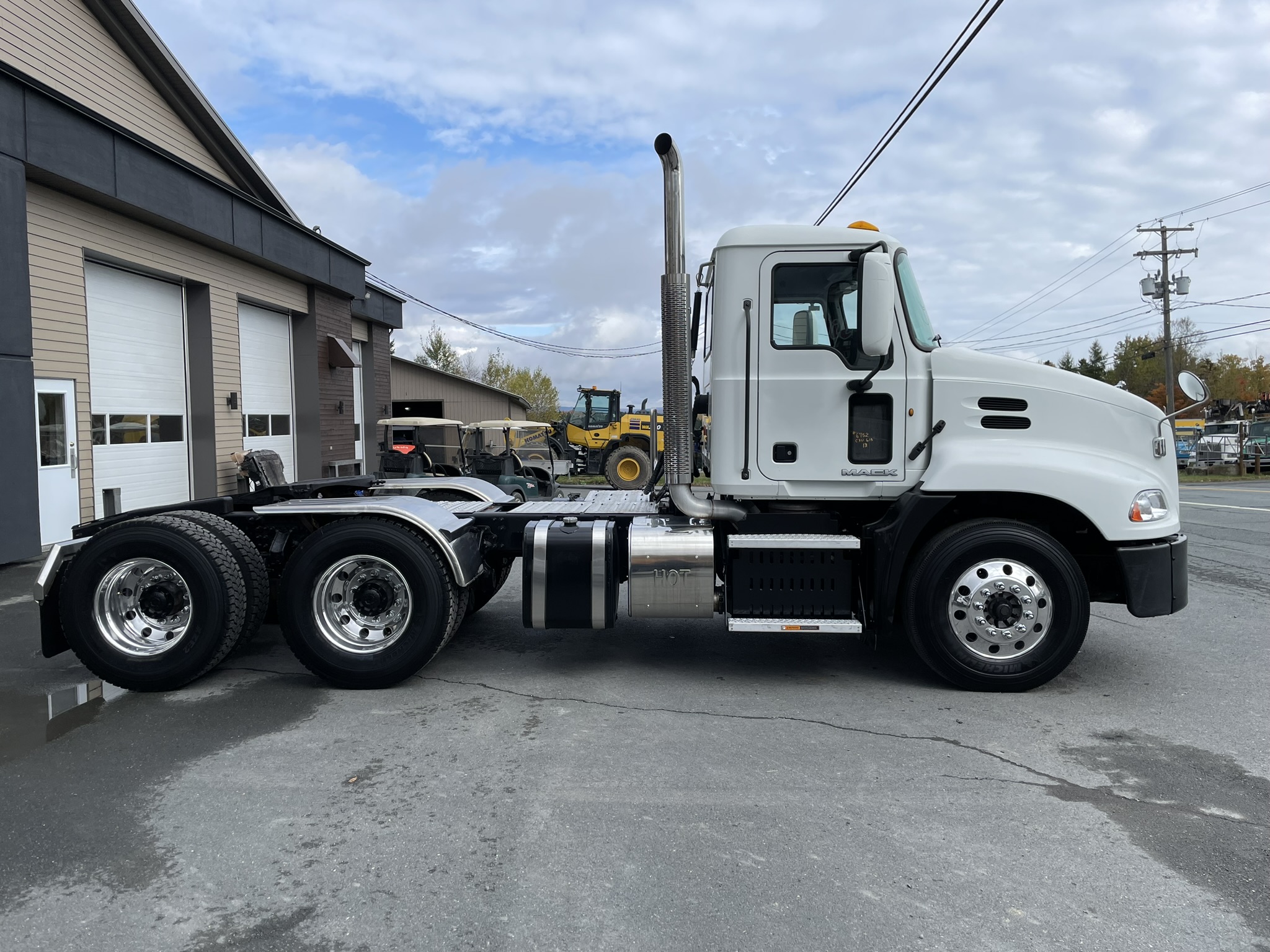 2013 - Mack CXU613 - Camion Tracteur 04.JPEG