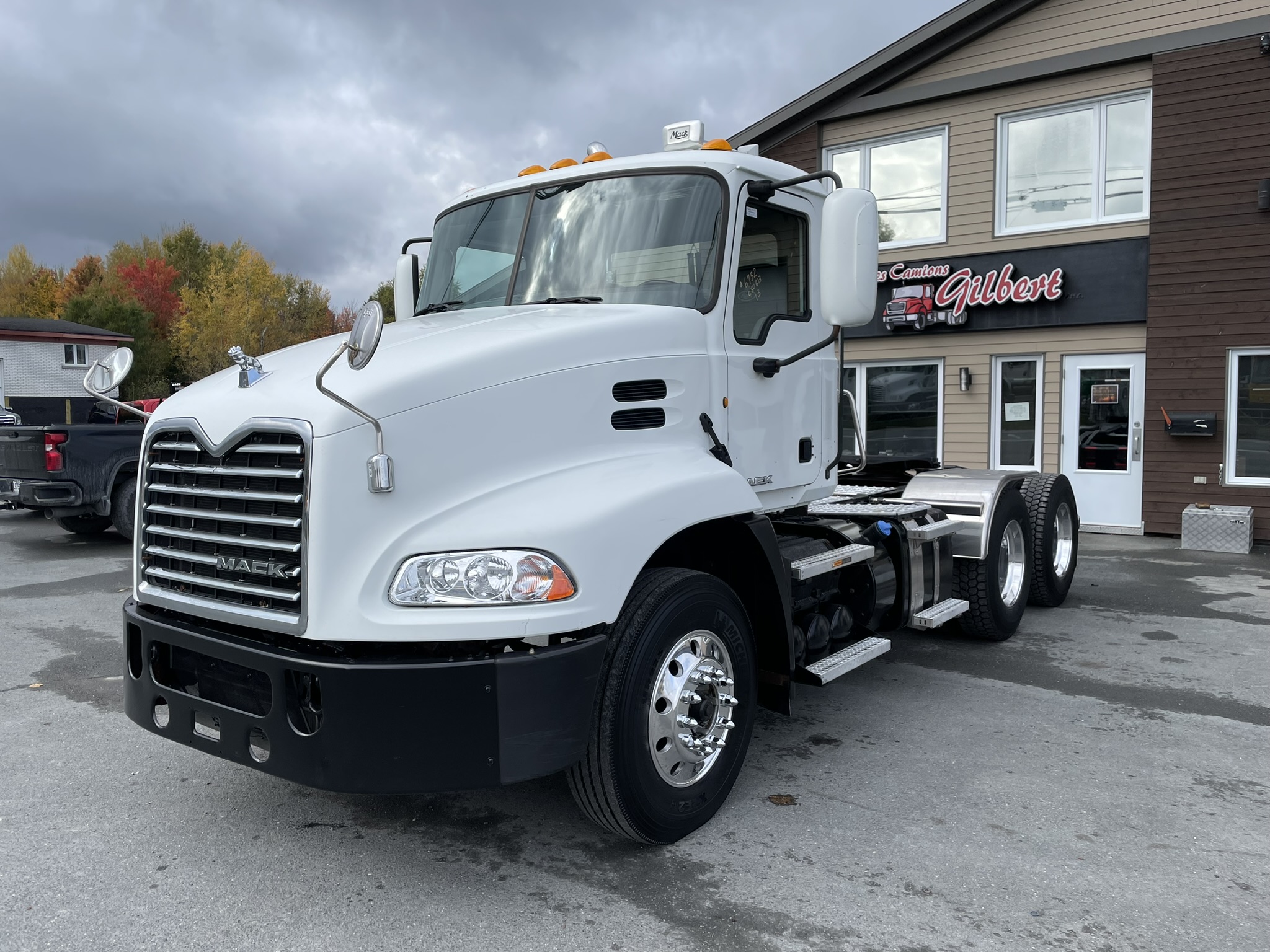 2013 - Mack CXU613 - Camion Tracteur 01.JPEG