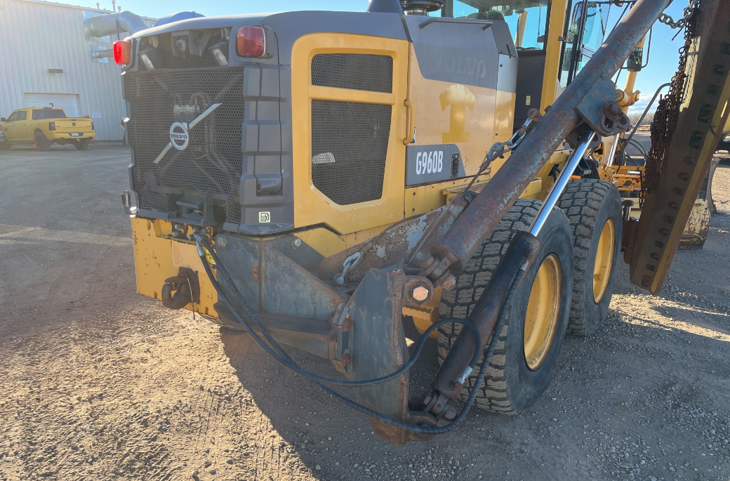 2012-Volvo-G960B-Motor-Grader-Ritchie-Bros-Auctioneers (51).png