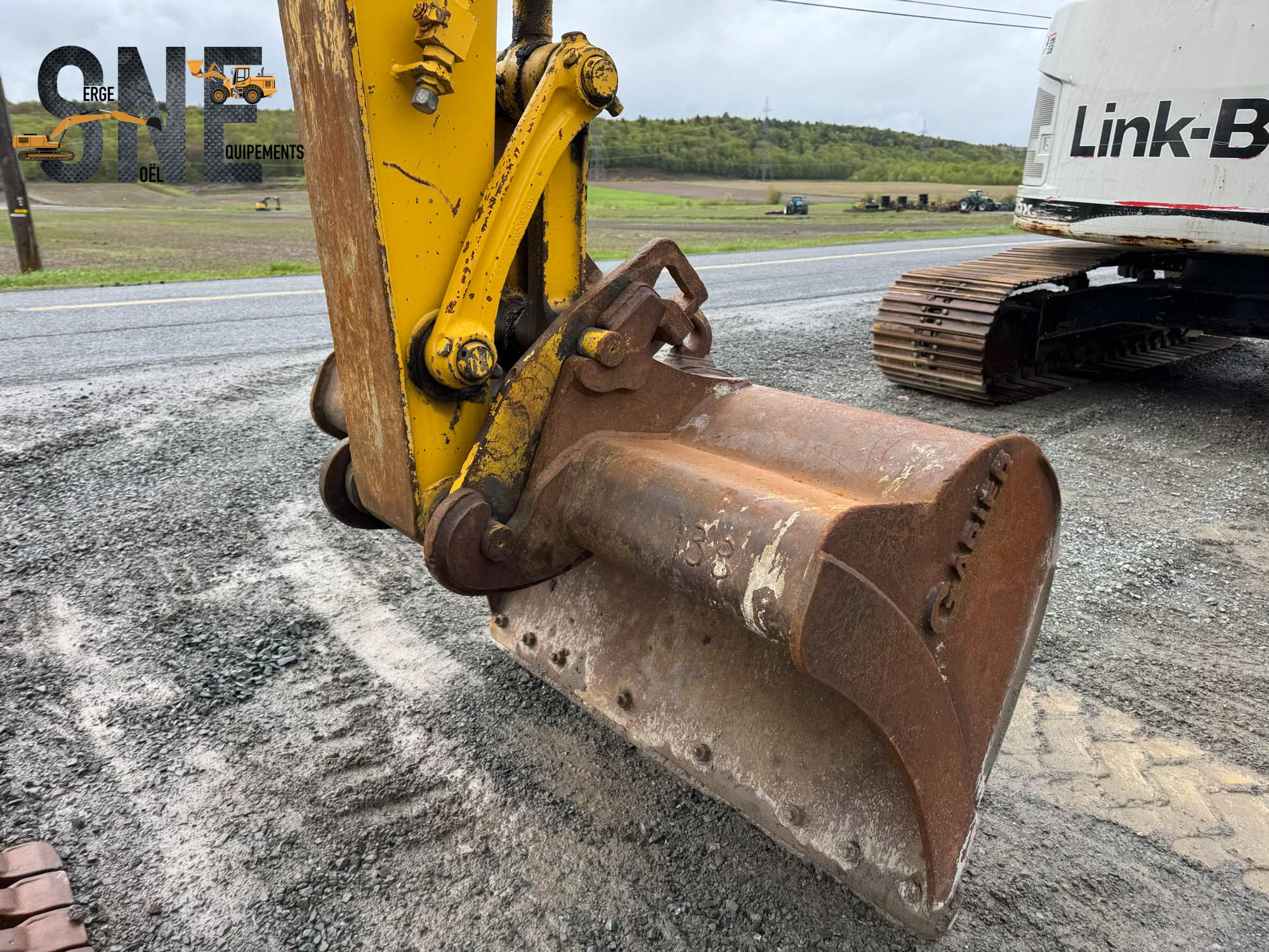 Komatsu PC138_6351.jpg