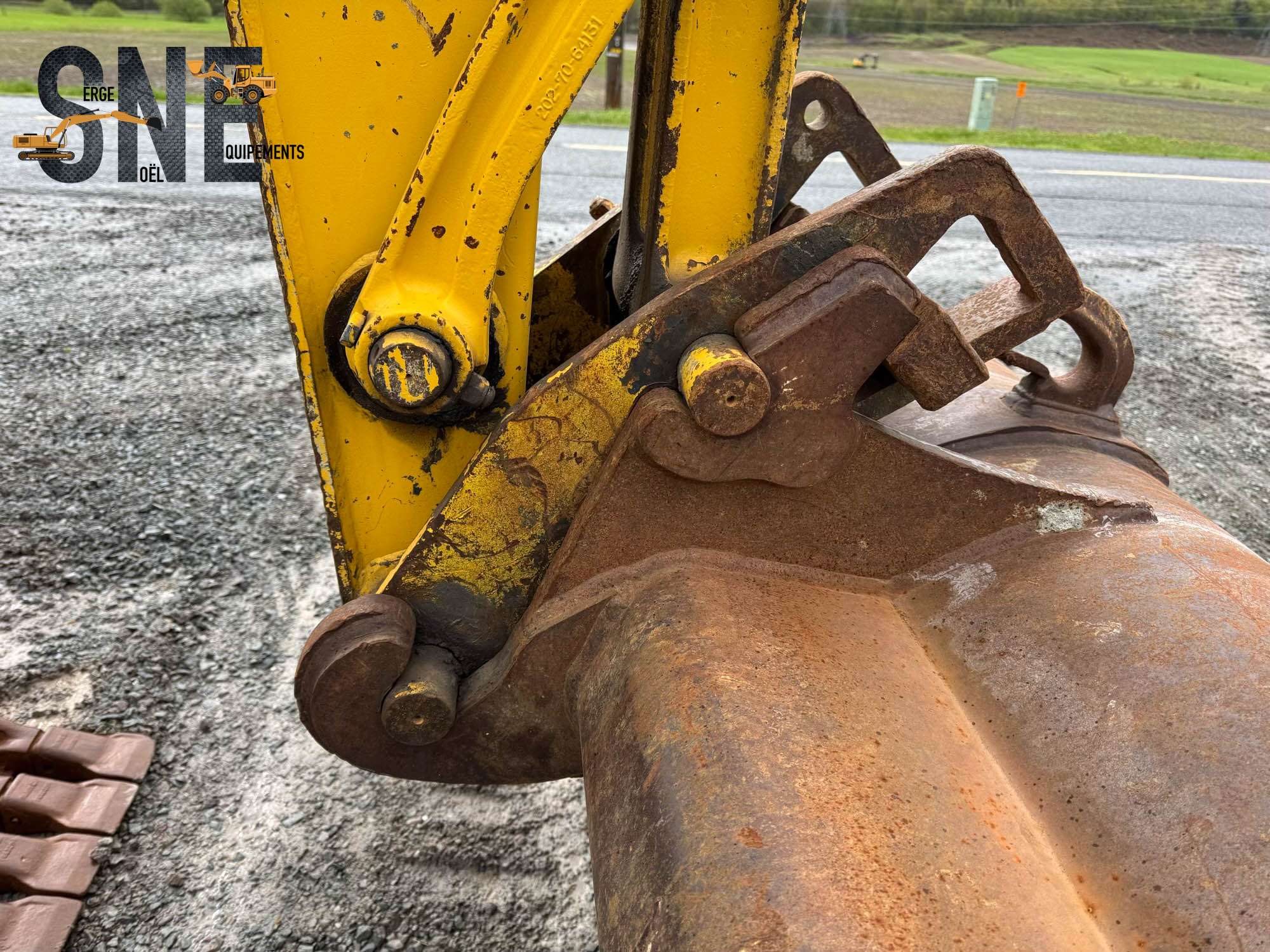 Komatsu PC138_6350.jpg