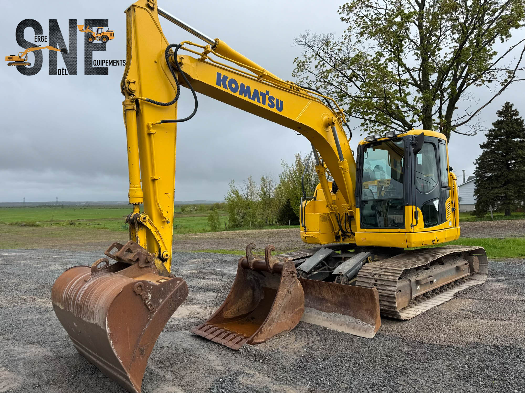 Komatsu PC138_6341.jpg