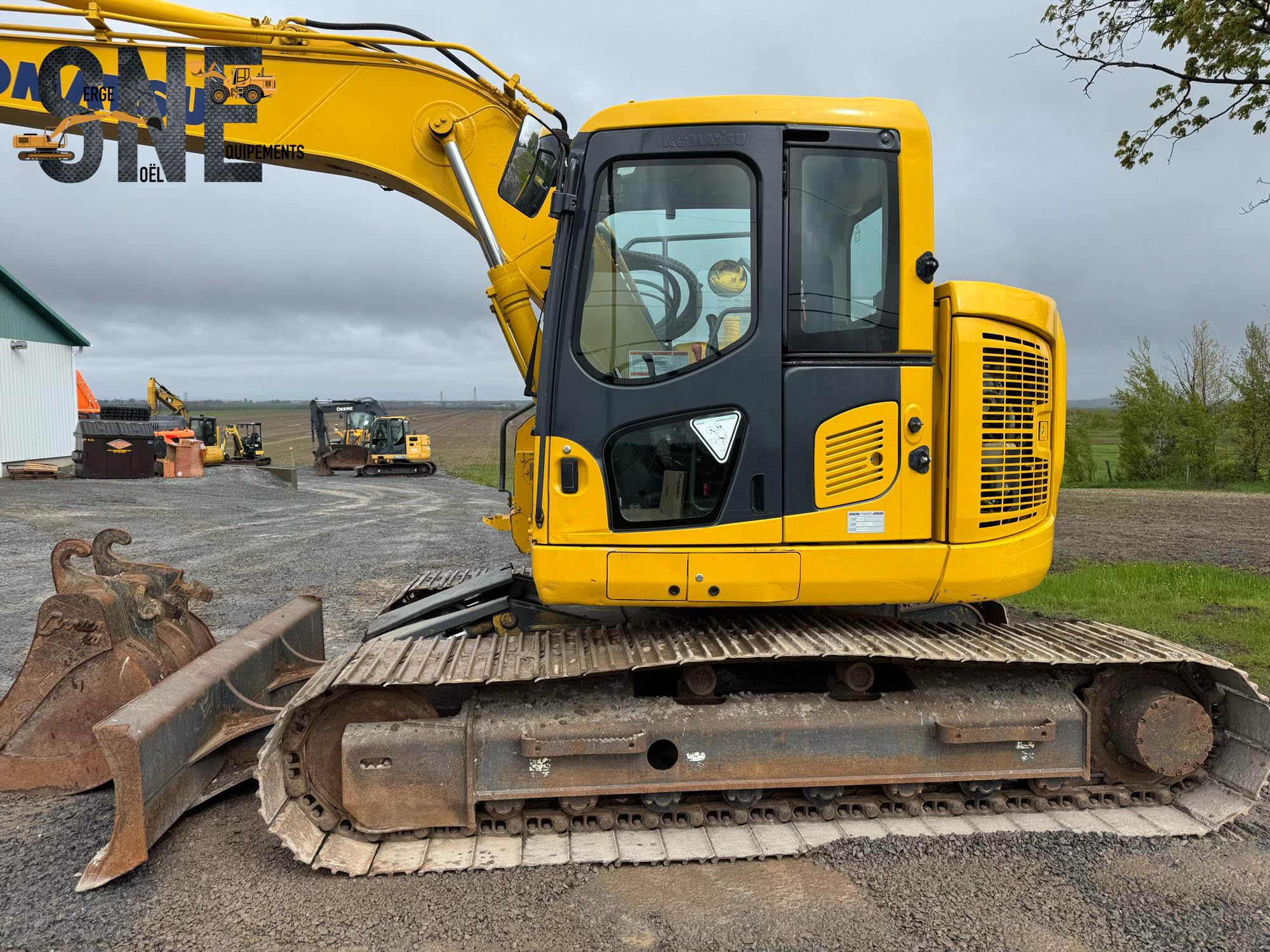 Komatsu PC138_6340.jpg