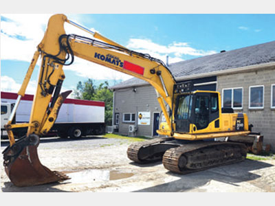 Komatsu-PC200LC-8-2011.jpg