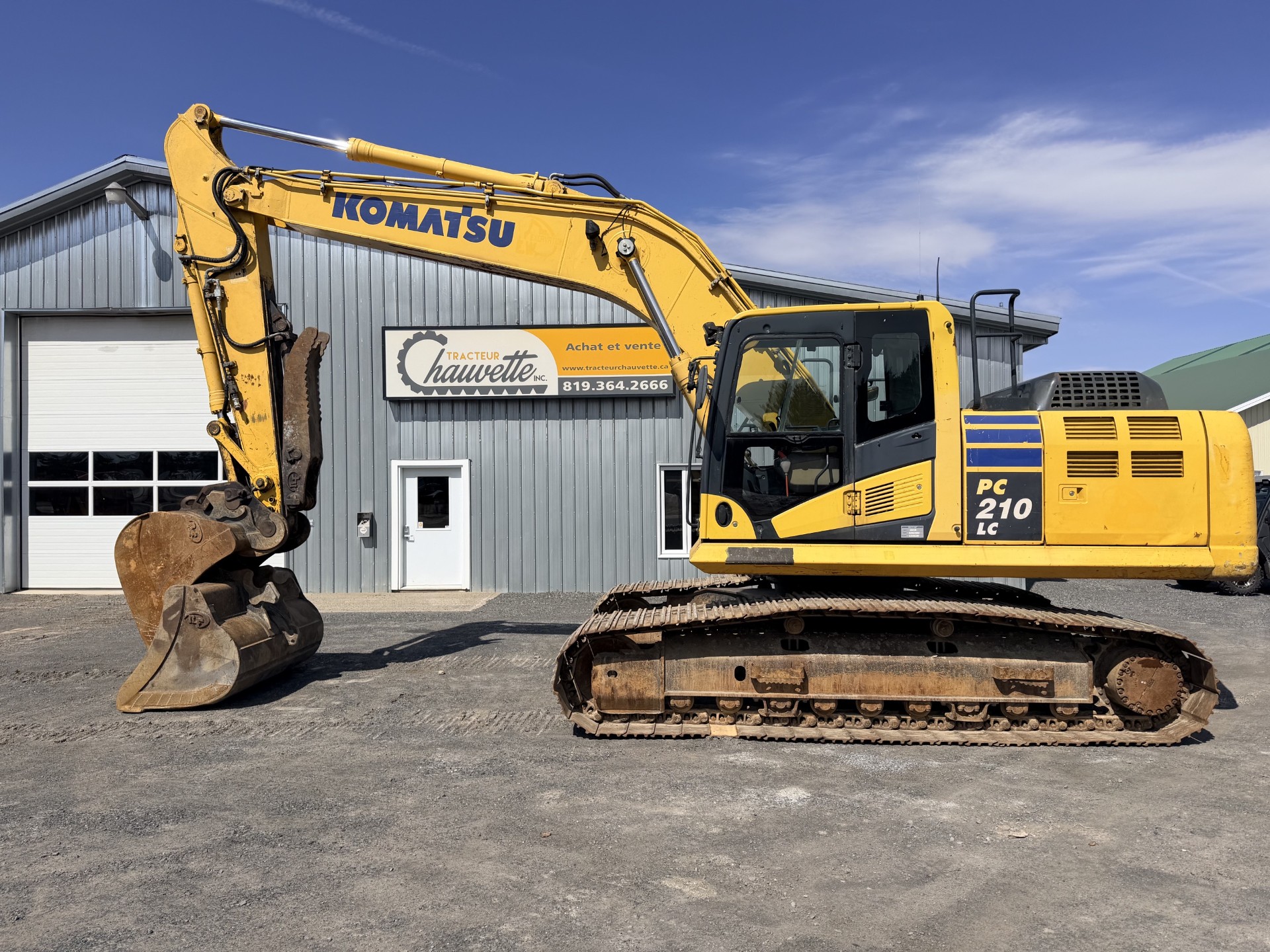 Komatsu PC210LC10 (1).jpg