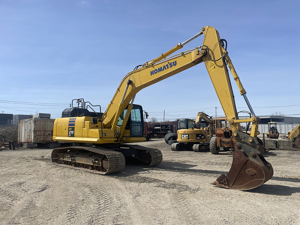 Komatsu-pc210lc11-2.jpg