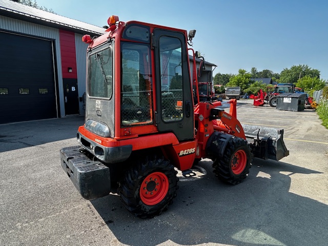 Kubota R420S (3).jpg
