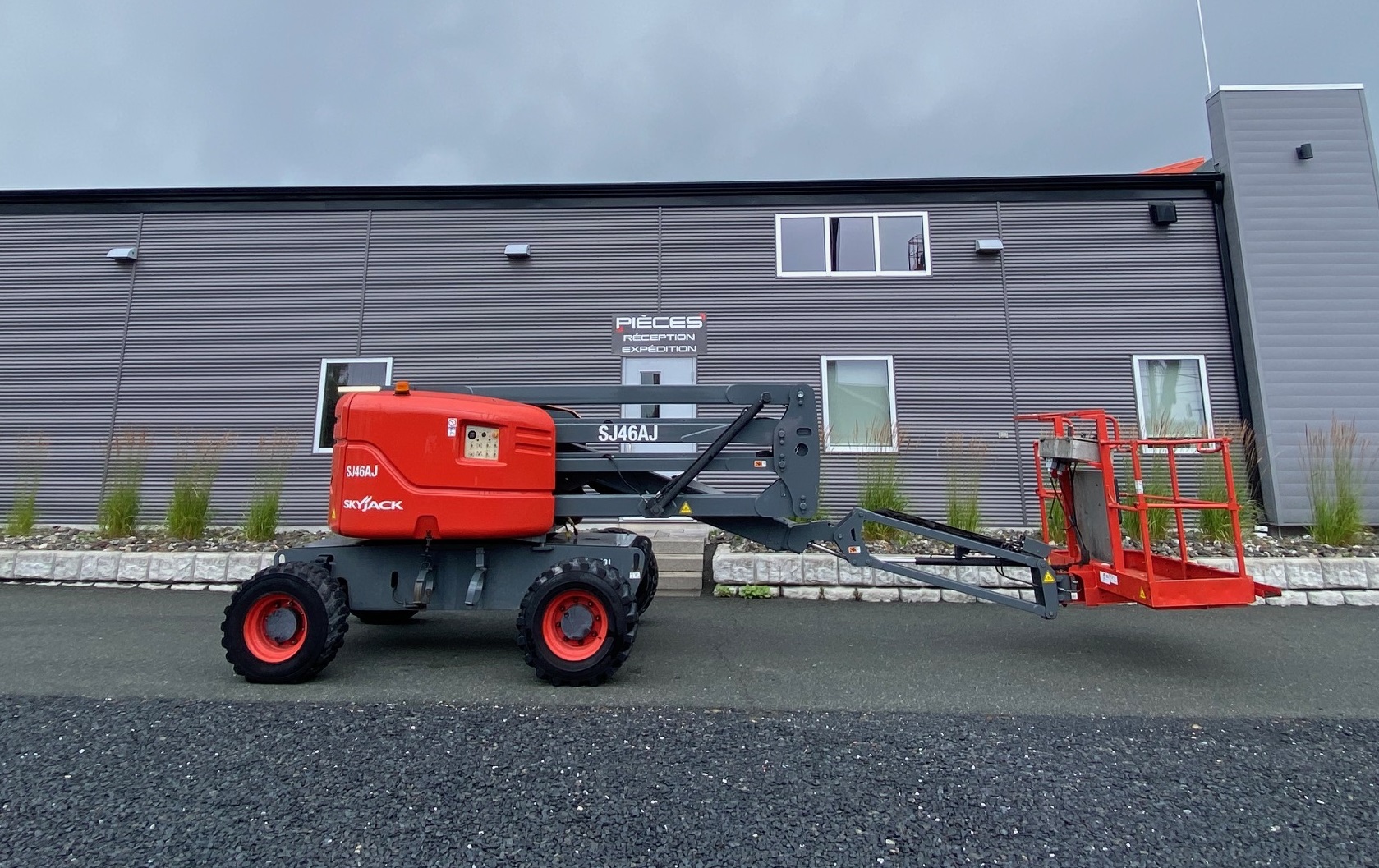 SKYJACK SJ46AJ . 4 x 4 . 2019.jpg