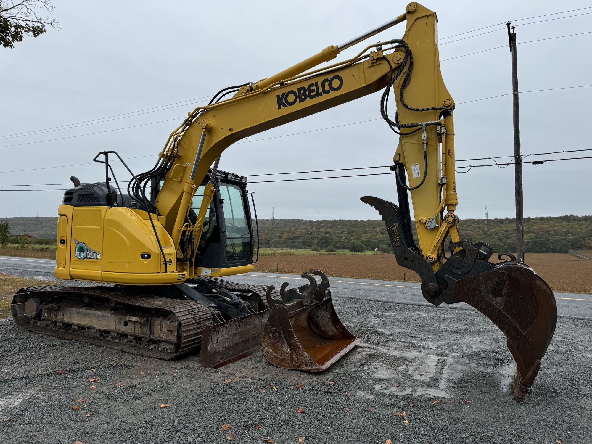 Kobelco SK140SRLC-5_2652.jpg