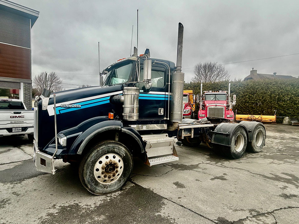 Kenworth-T800-daycab-2000.jpg