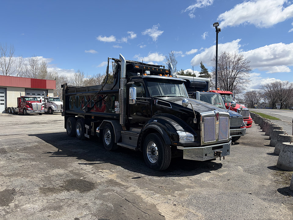 2021 Kenworth T880.jpeg