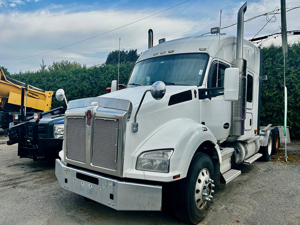 2018-Kenworth-T880.jpg