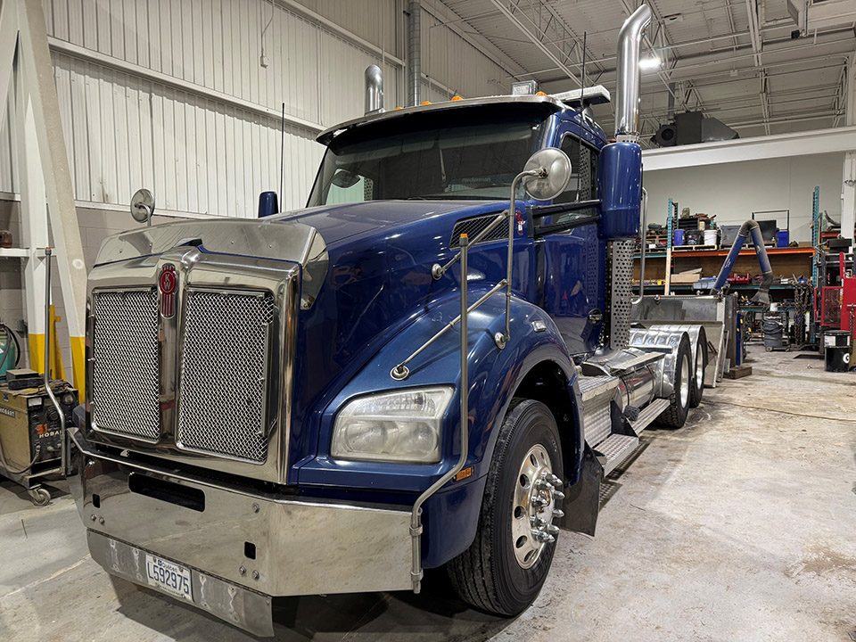 Kenworth T880 2014.jpg