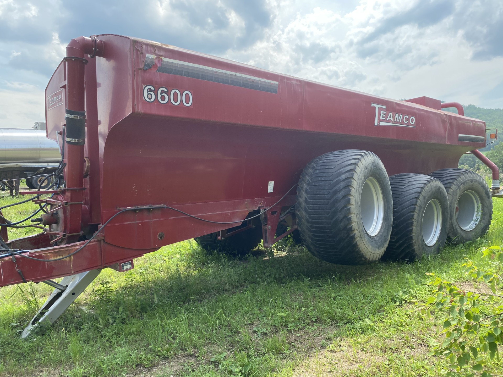 épandeur 6600 Gallons.jpg