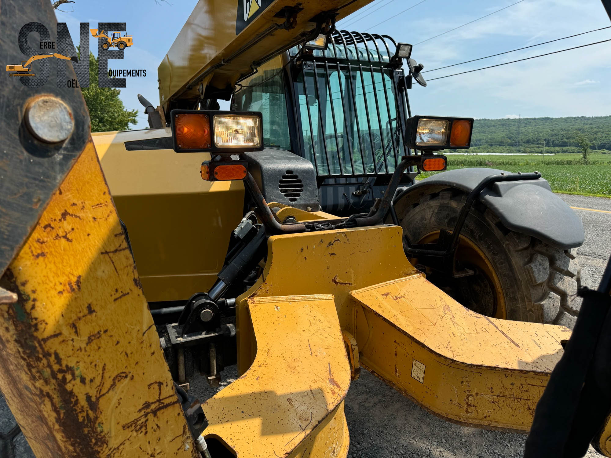 Caterpillar TL642_1489.jpg