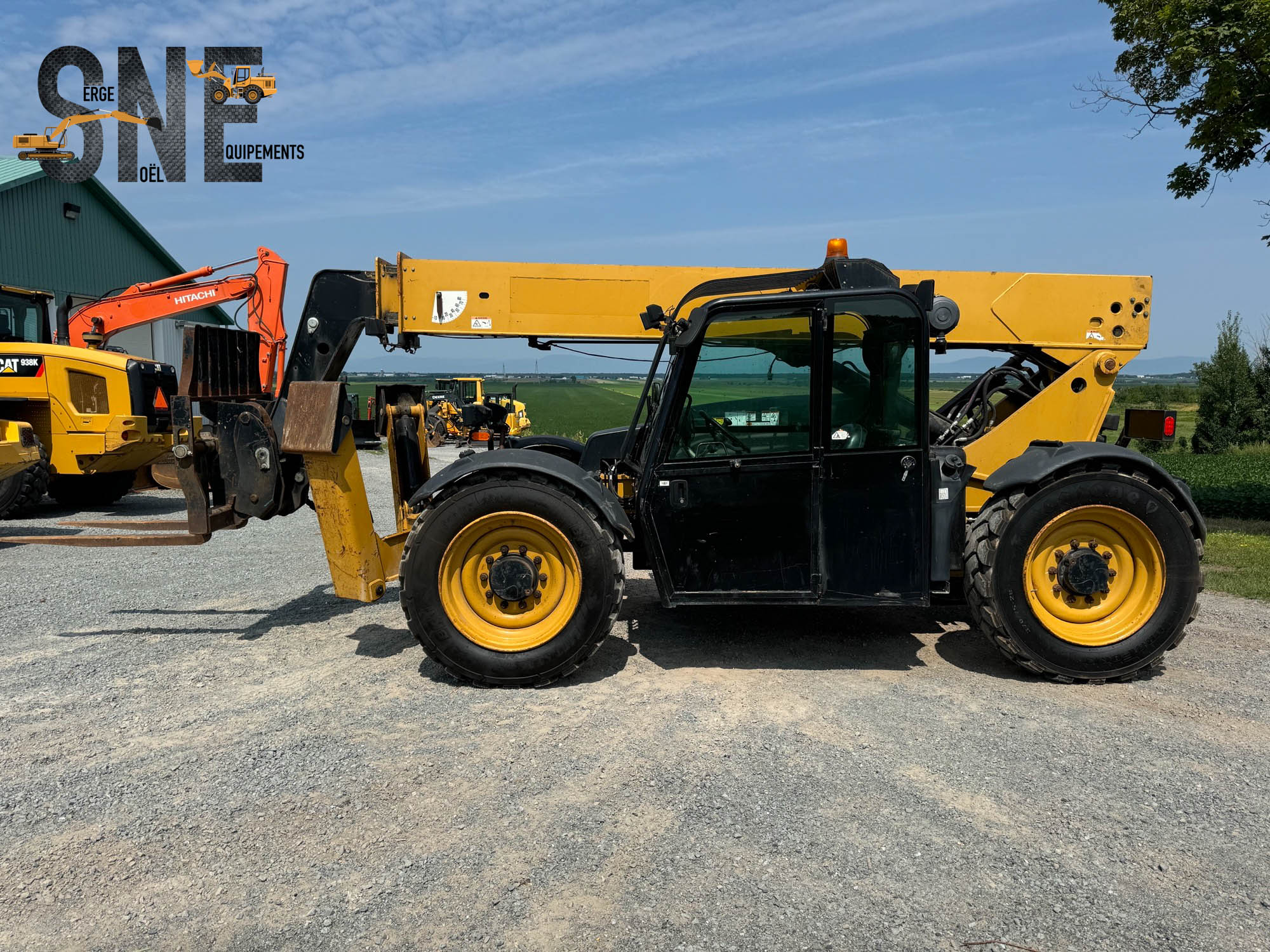 Caterpillar TL642_1481.jpg