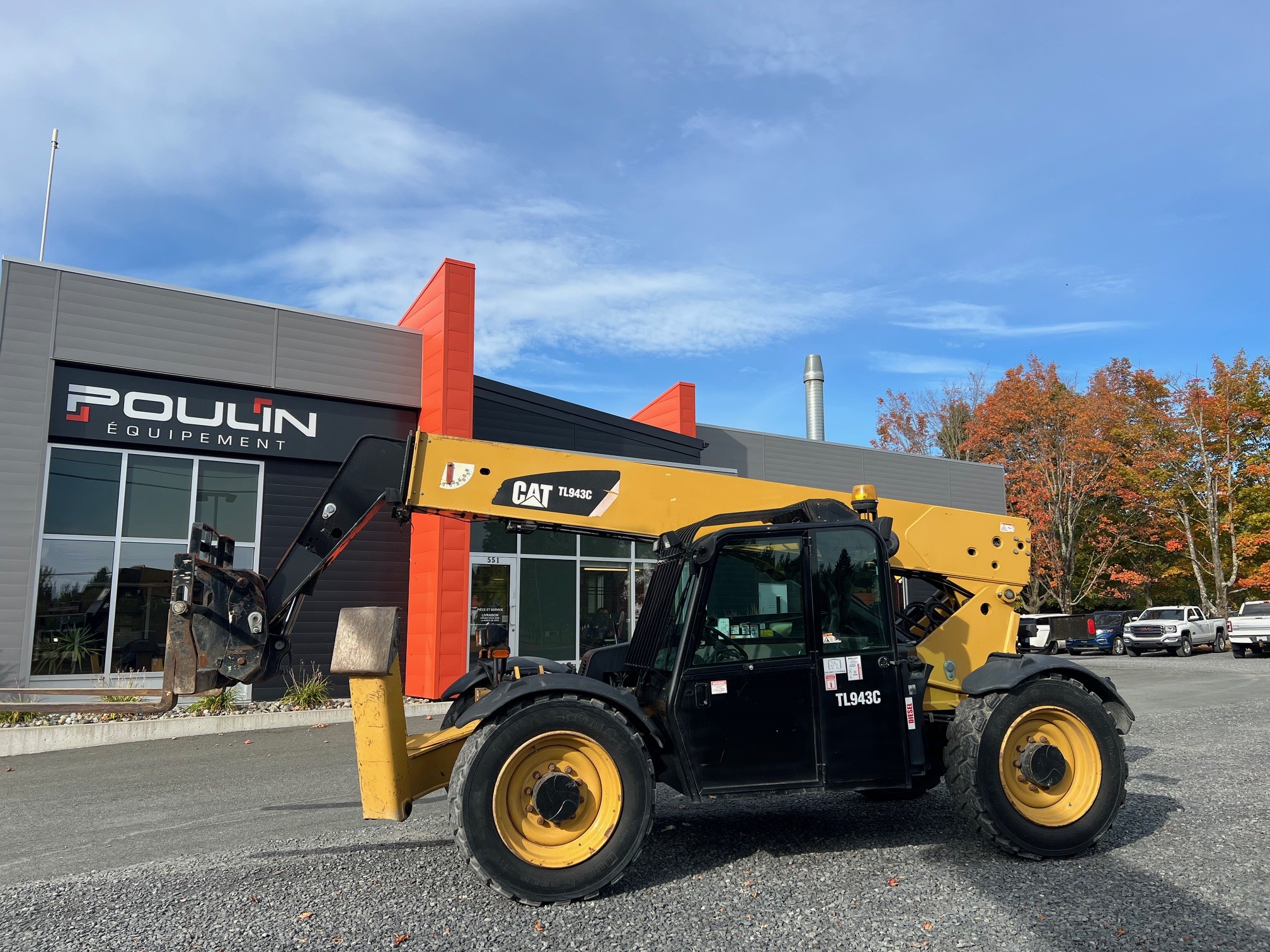 CAT TL943C.jpg
