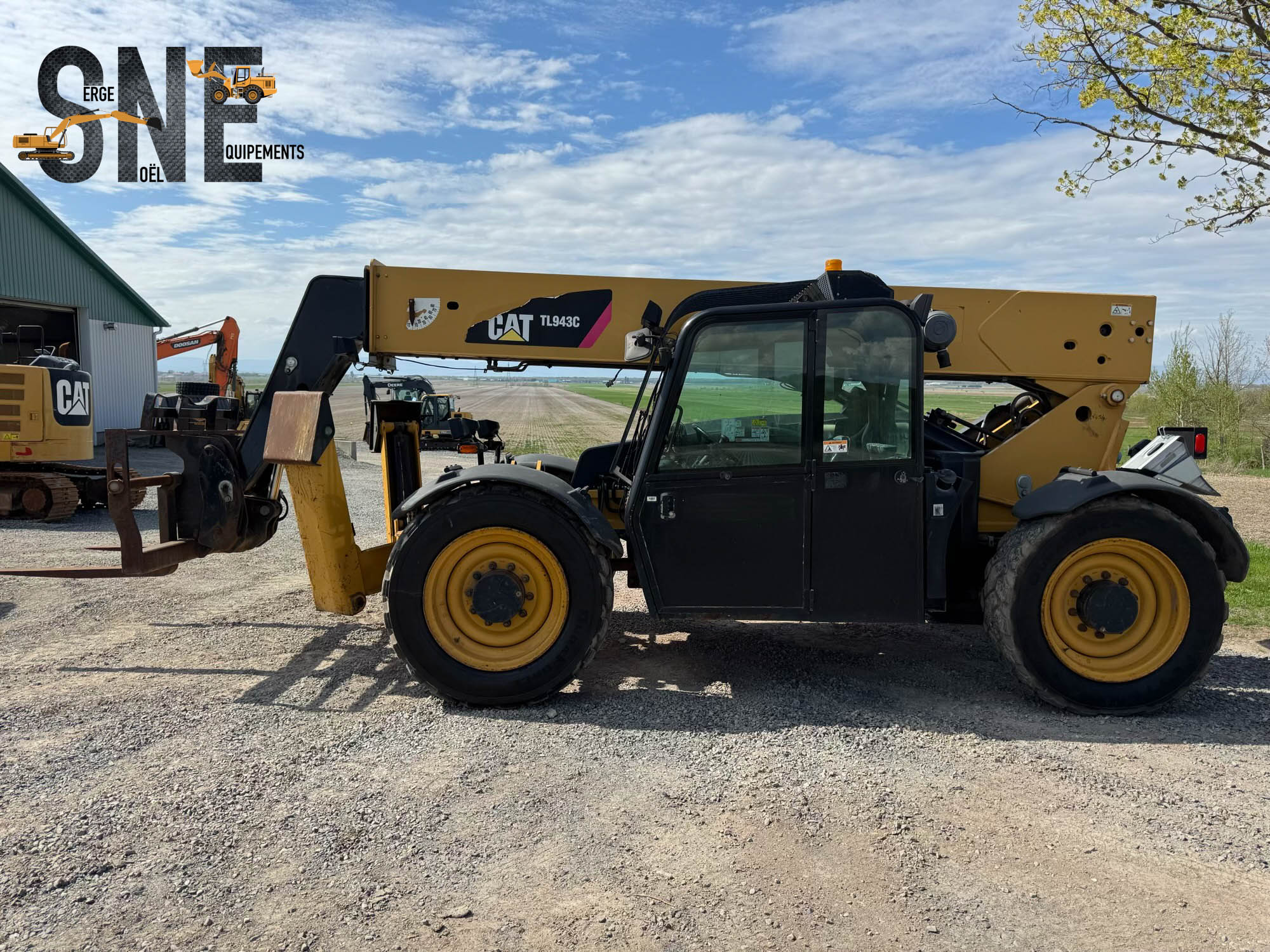 Caterpillar TL643C_6171.jpg