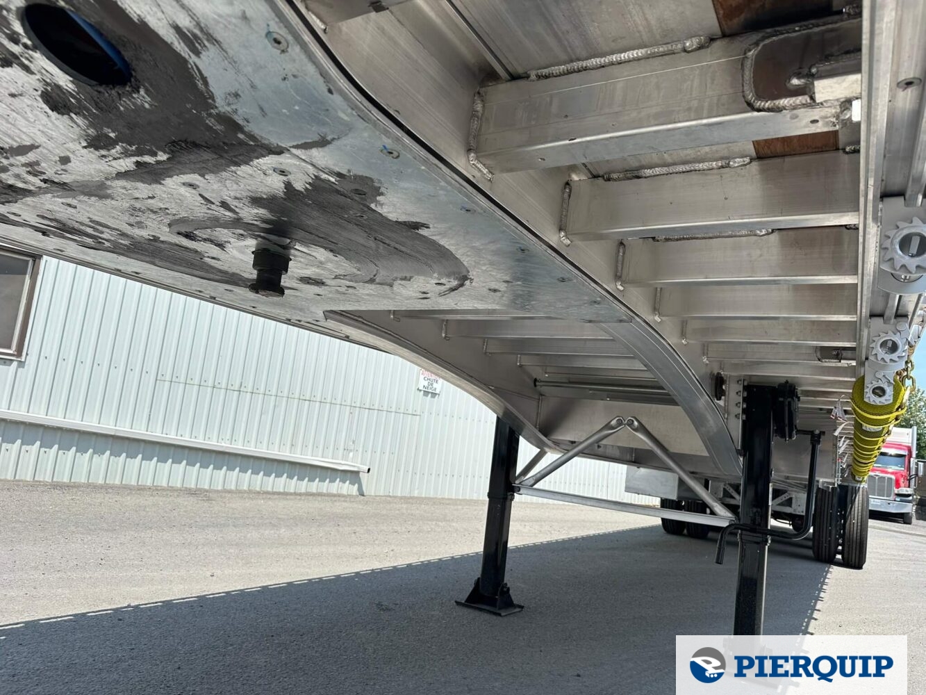 Pierquip_Mac-Trailer_Aluminum_Flatbed_Bunk_Pocket_Tridem-2.jpeg
