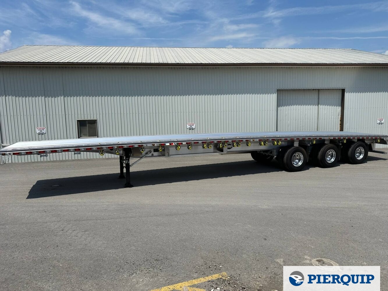 Pierquip_Mac-Trailer_Aluminum_Flatbed_Bunk_Pocket_Tridem-5.jpeg