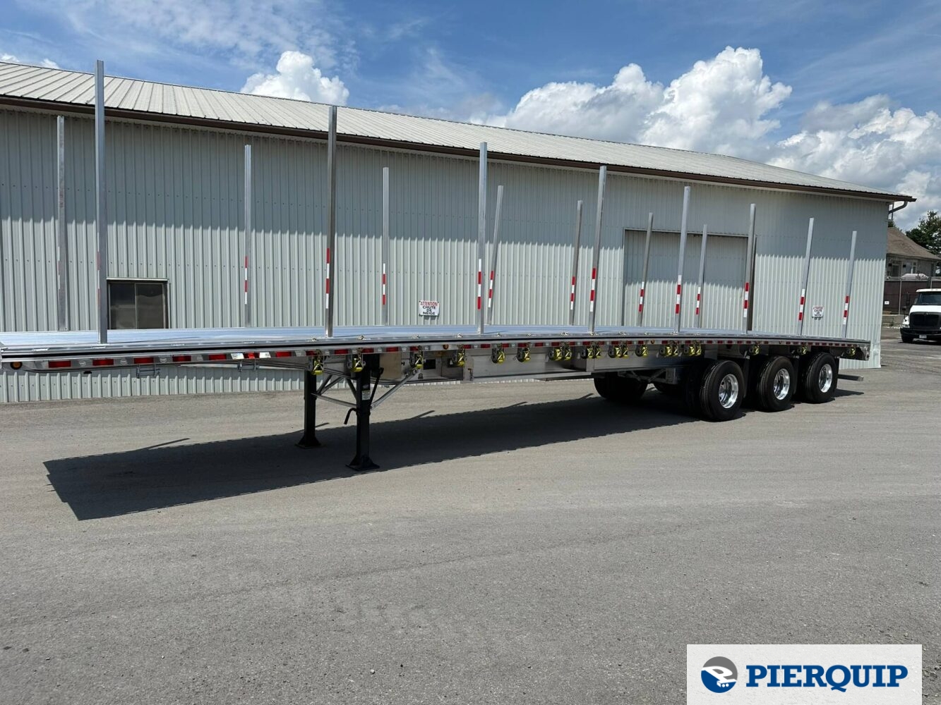 Pierquip_Mac-Trailer_Aluminum_Flatbed_Bunk_Pocket_Tridem-13.jpeg