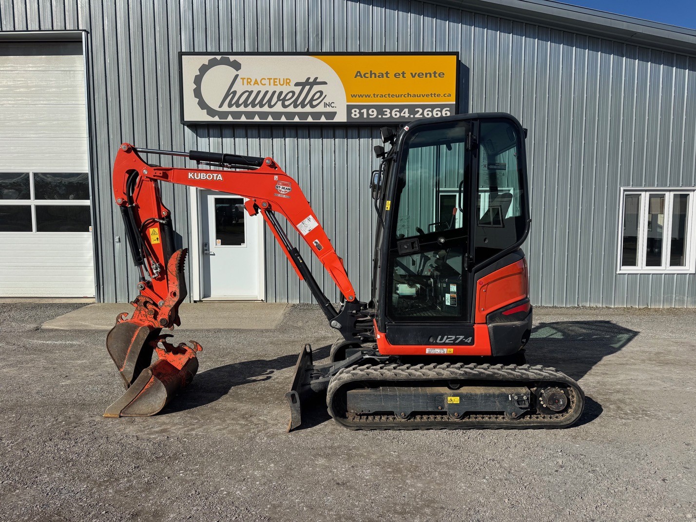 Kubota U27-4 (1).jpg