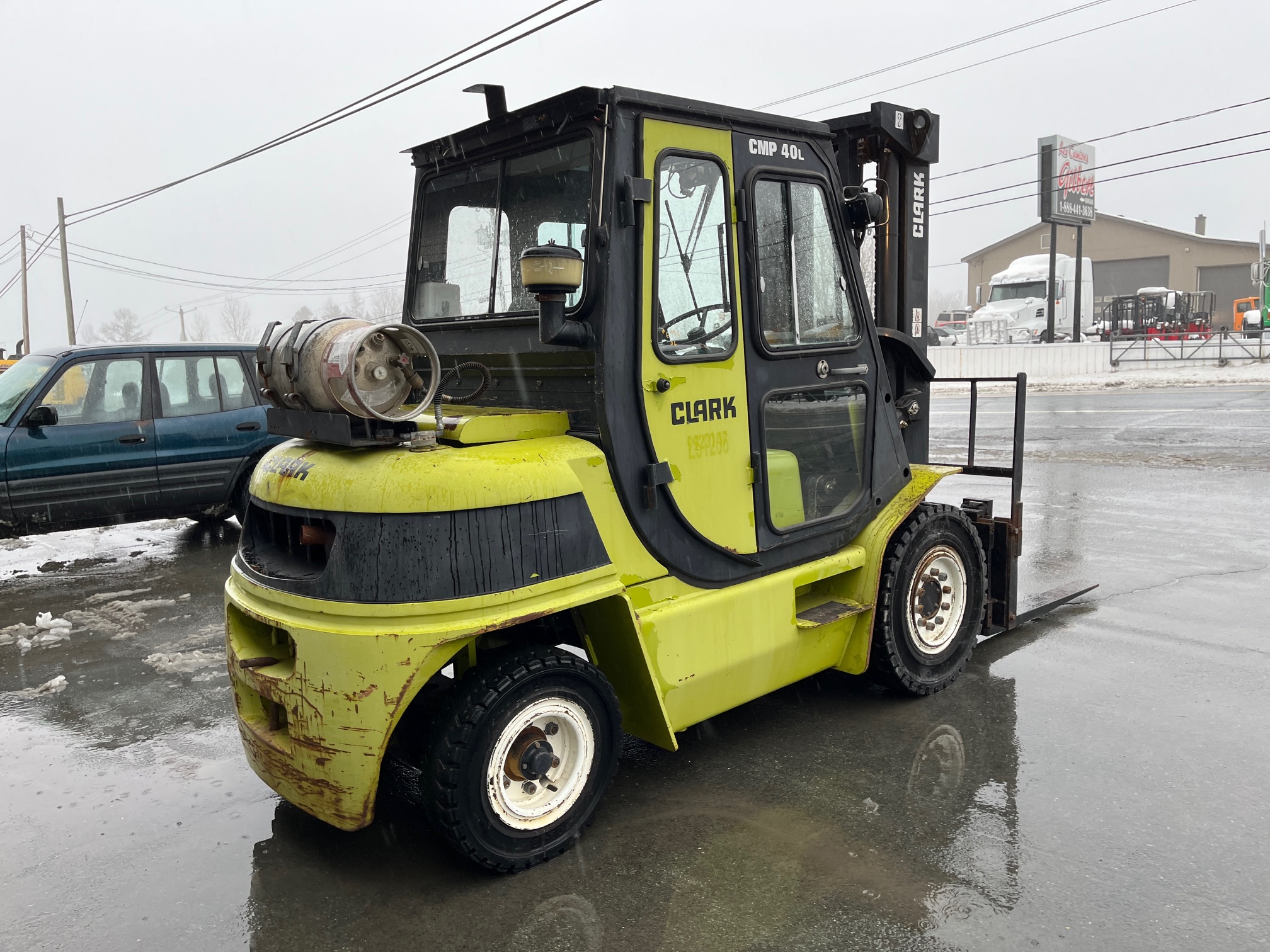 2006 - Clark CMP40L - Forklift 04.JPG