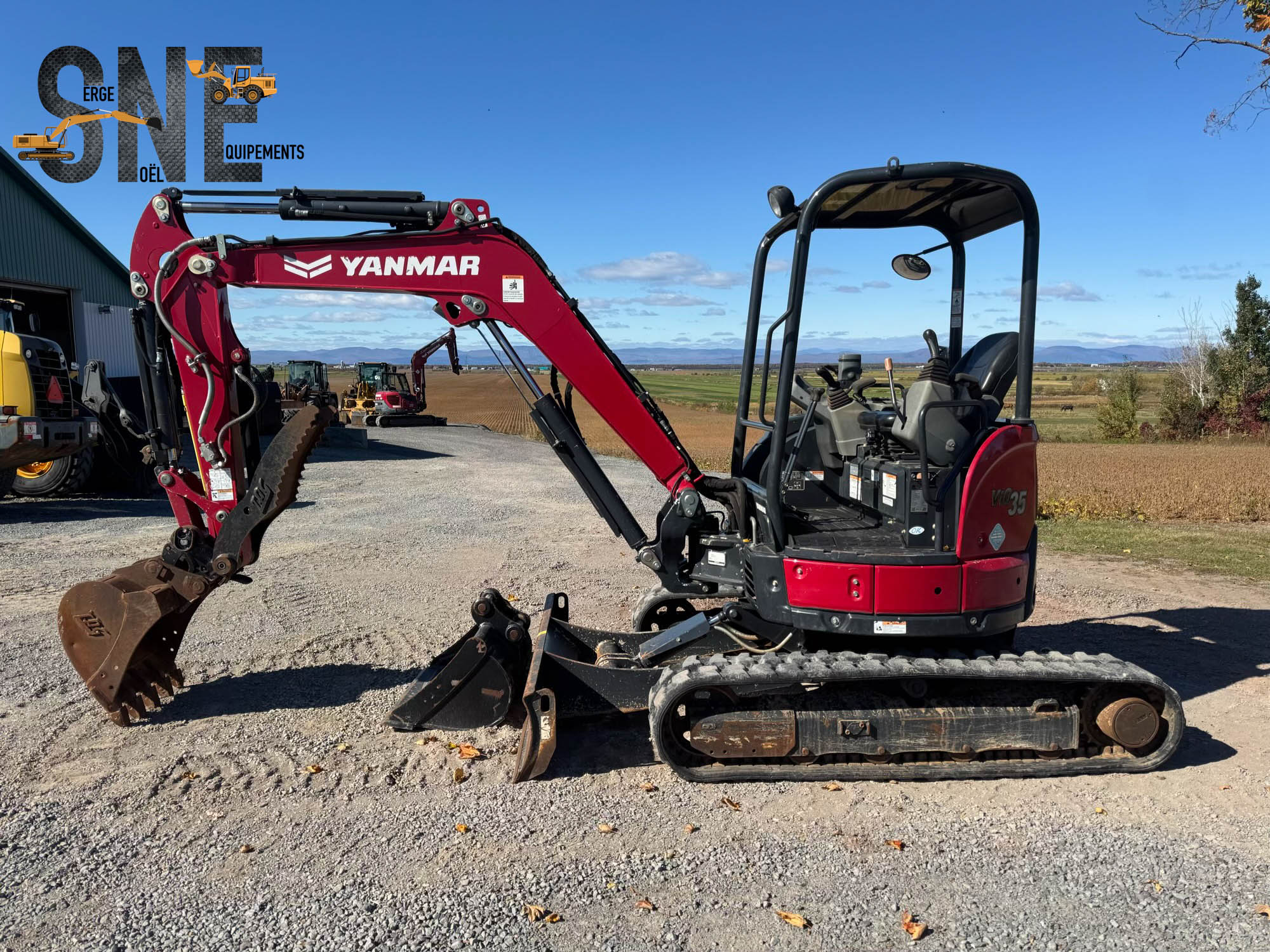 Yanmar VIO35-6A_8451.jpg