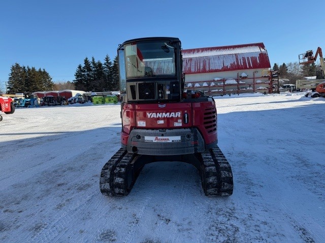 Yanmar ViO55-6A EX747 profile arriere back side.jpg