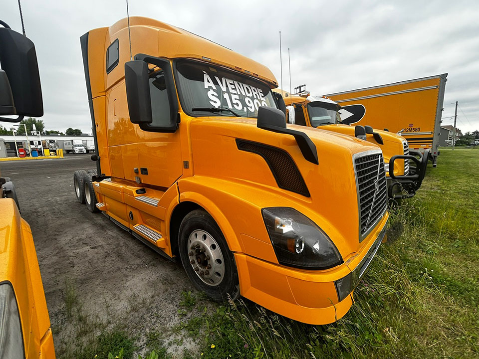 2013-VOLVO-VNL670.jpg