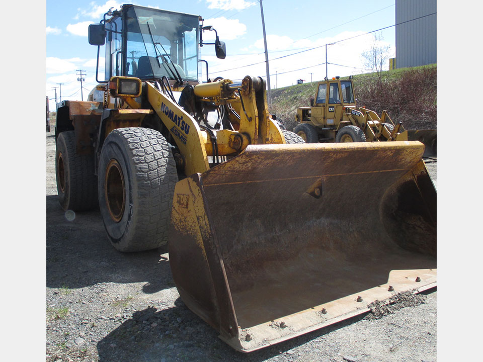 Komatsu-WA320-5-2008.jpg