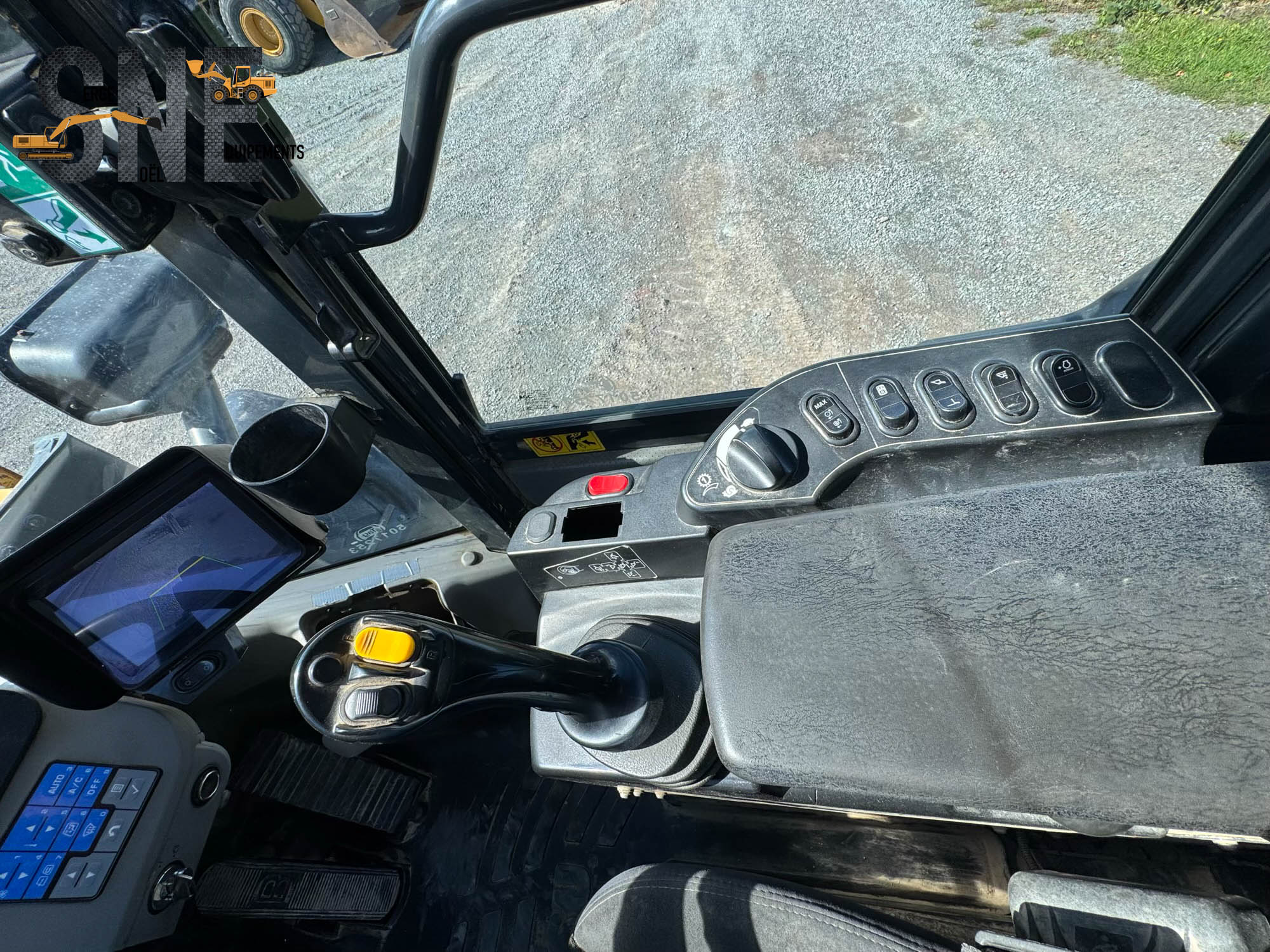 Komatsu WA320-8 #8281_8094.jpg