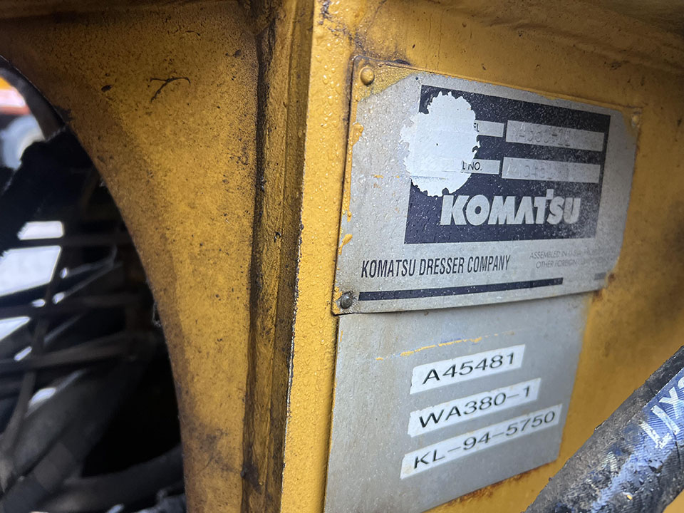 Komatsu-WA380-4.jpeg