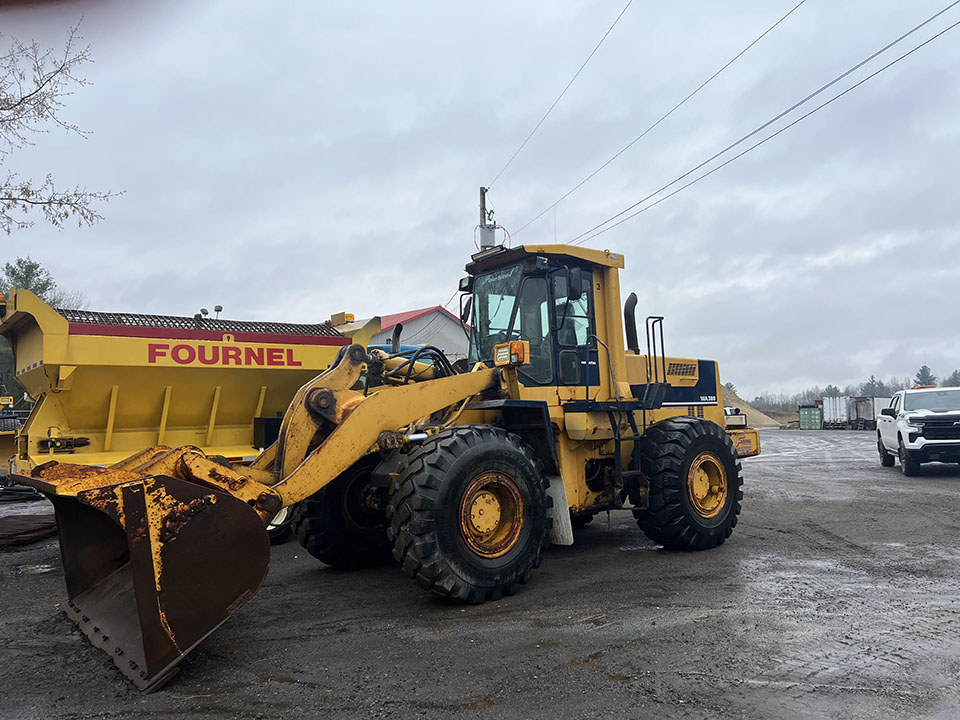 Komatsu-WA380-1.jpeg