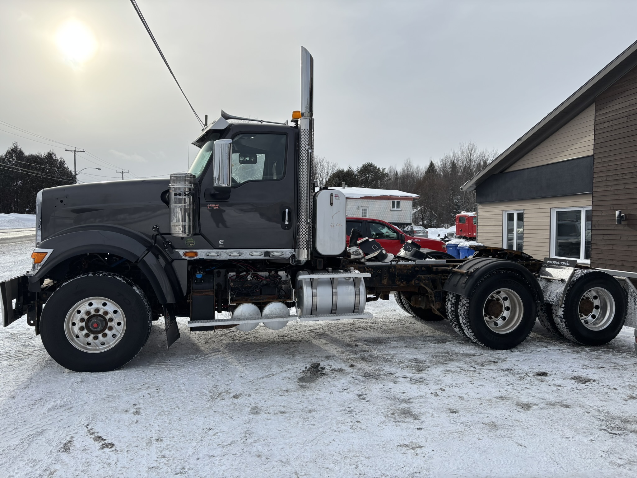 2022 - International HX520 - Camion Tracteur 08.JPEG