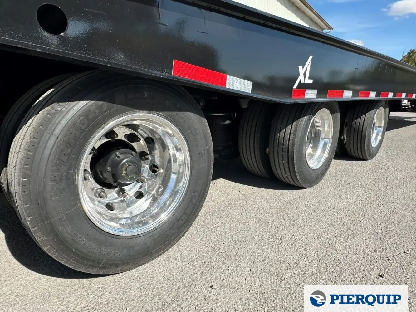 Pierquip_XL_Specialized_Sliding_Axle_Tridem_006.webp