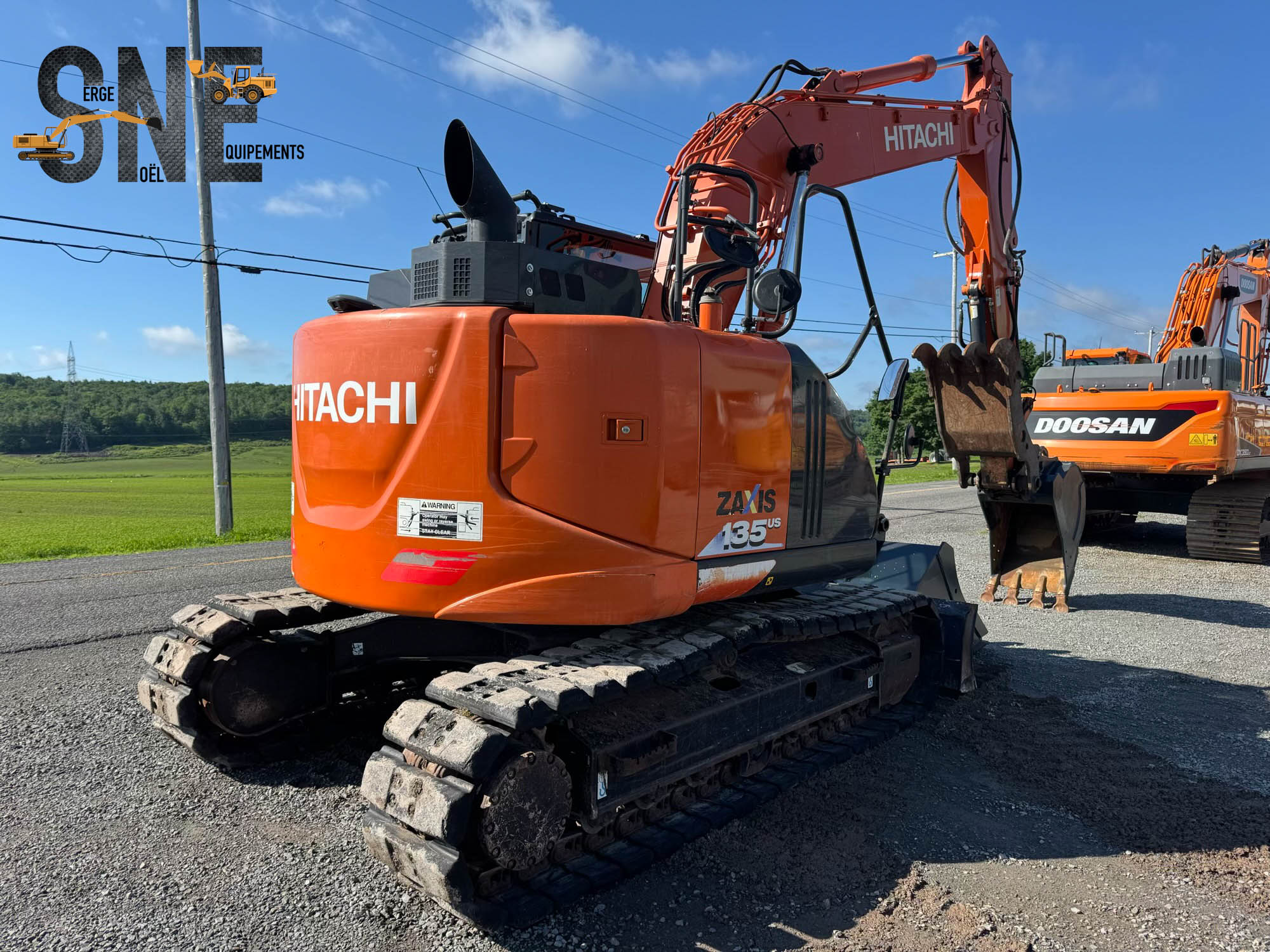 Hitachi ZX135US-6N_6958.jpg