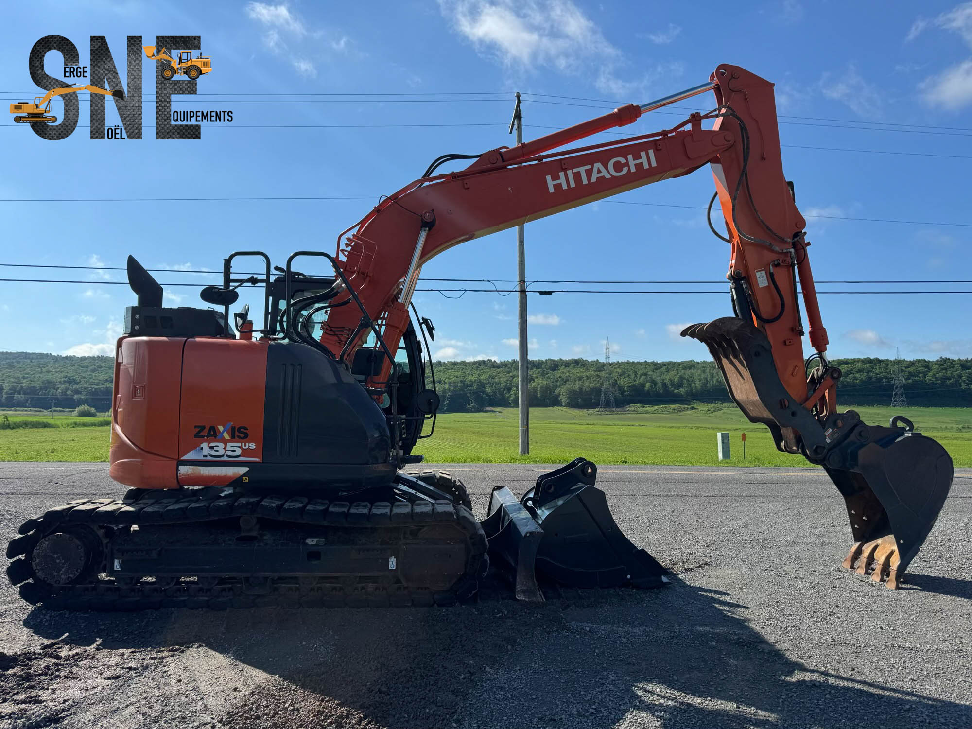 Hitachi ZX135US-6N_6957.jpg