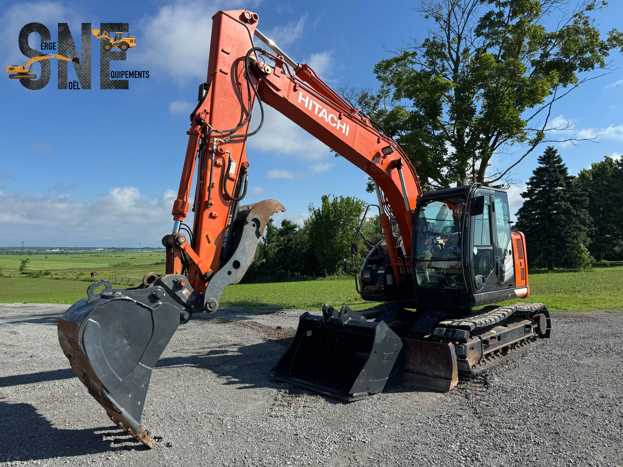 Hitachi ZX135US-6N_6955.jpg