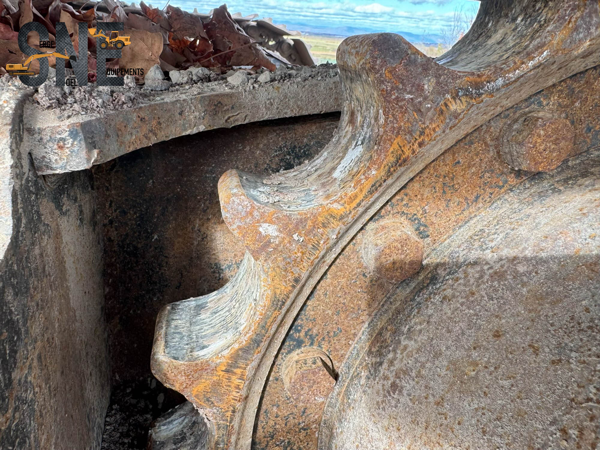 Hitachi ZX135_9108.jpg