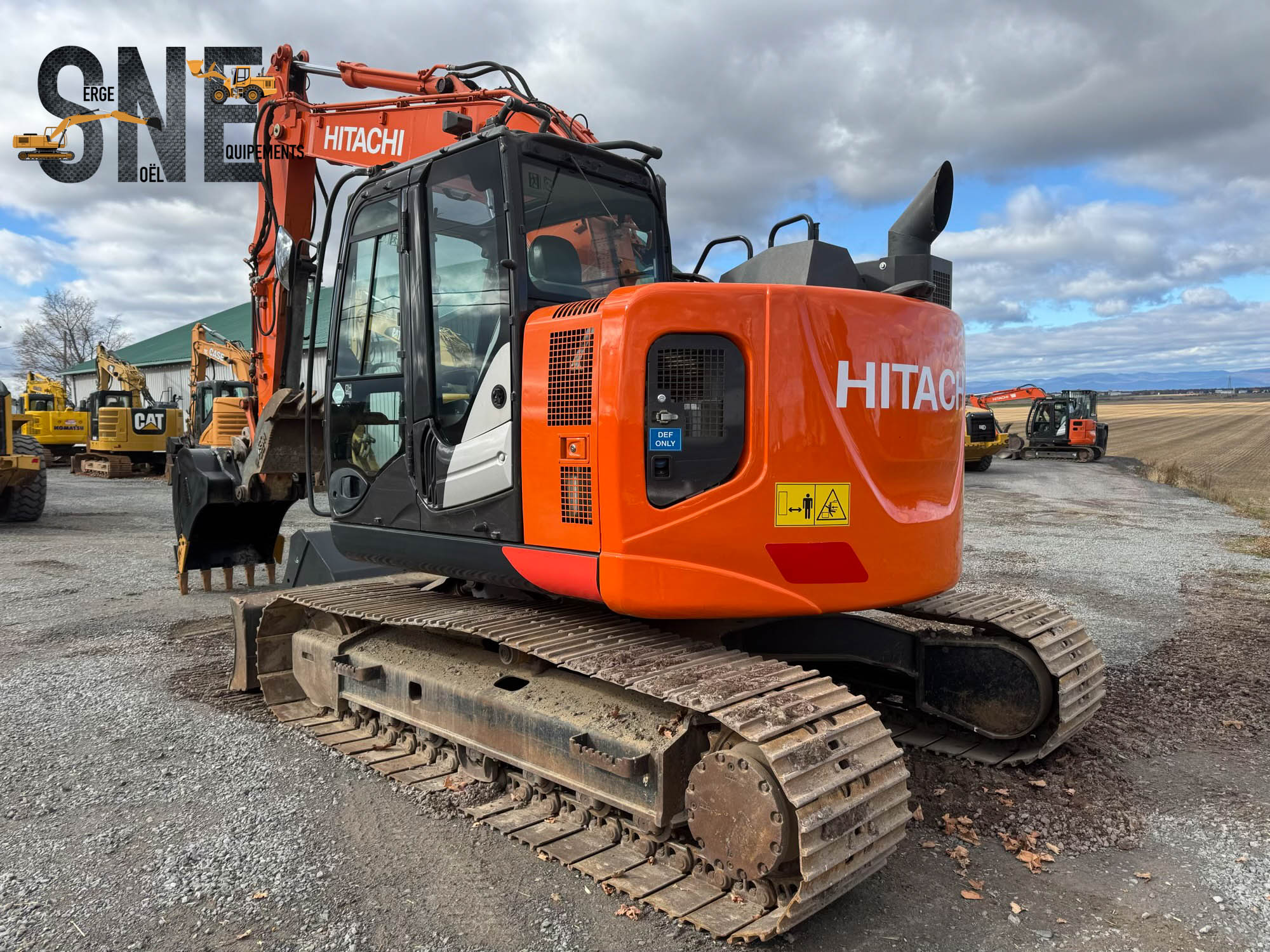 Hitachi ZX135_9107.jpg
