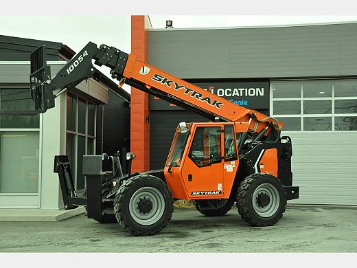 SKYTRAK 10054 2026-100-HP.JPG