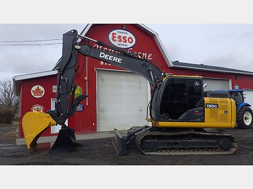 JOHN DEERE 130G .JPG