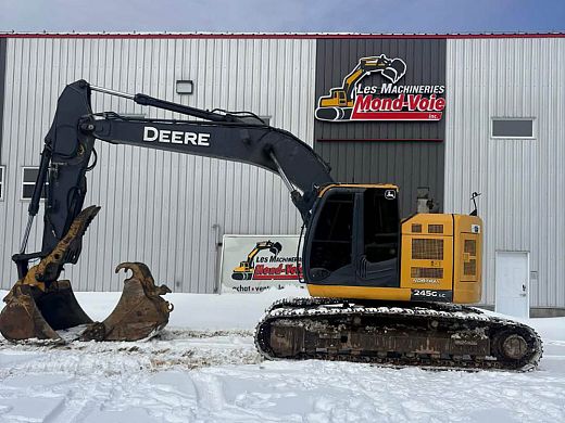 Deere-245G.jpg