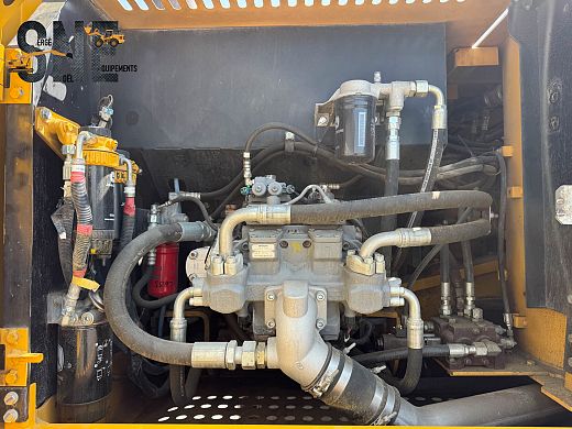 John Deere 250G LC_7432.jpg