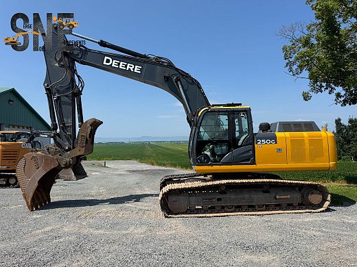 John Deere 250G LC_7415.jpg